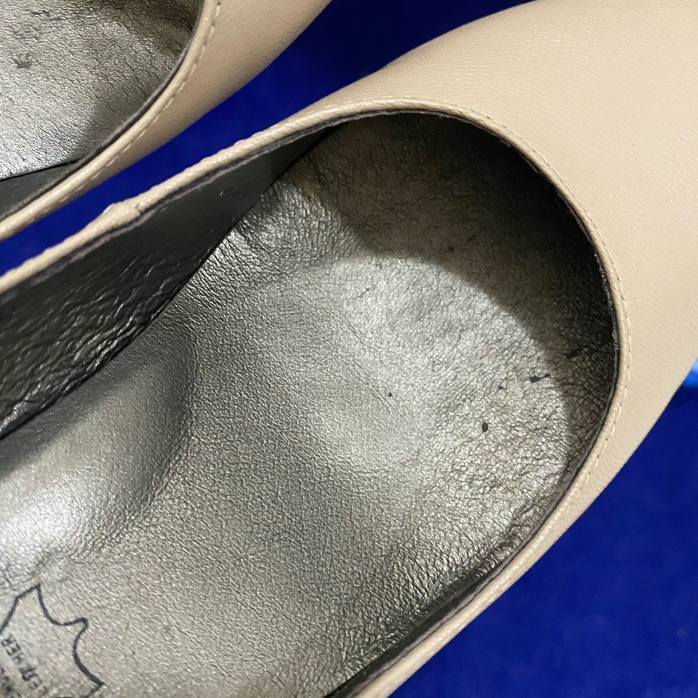 Heels - Picture 7 of 8